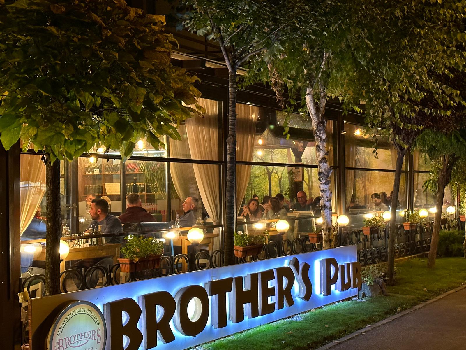 Bun venit la BrothersPub!